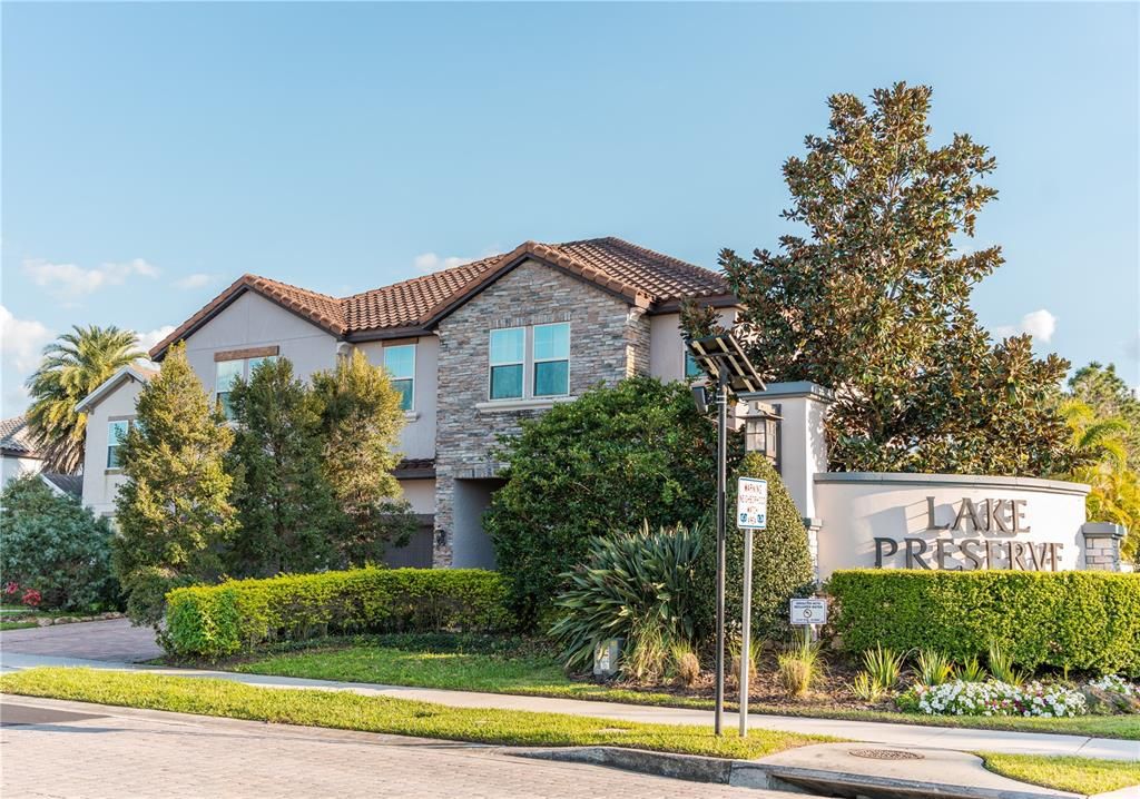 Recently Sold: $950,000 (5 beds, 3 baths, 4100 Square Feet)