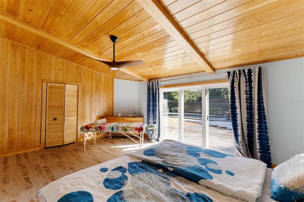 En Venta: $1,099,000 (3 camas, 2 baños, 3310 Pies cuadrados)