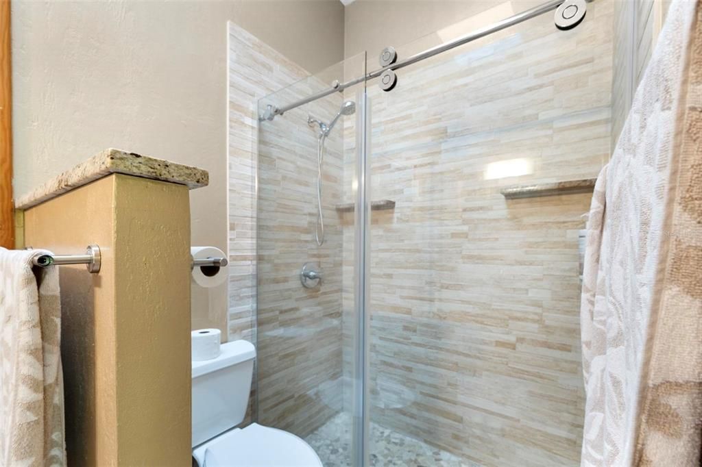 En Venta: $1,099,000 (3 camas, 2 baños, 3310 Pies cuadrados)