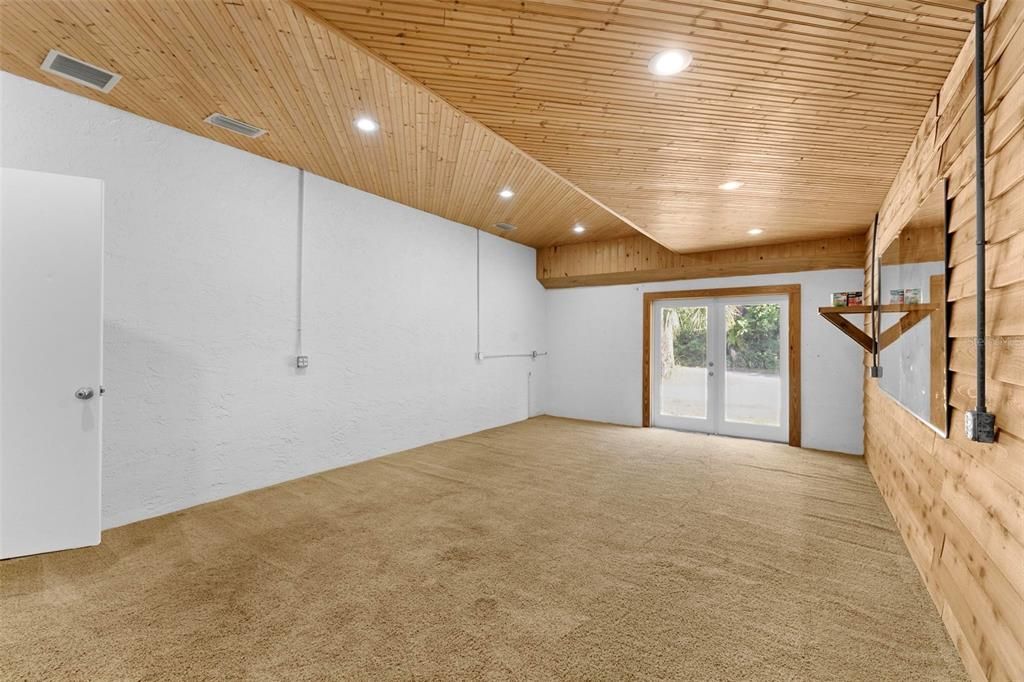 En Venta: $1,099,000 (3 camas, 2 baños, 3310 Pies cuadrados)