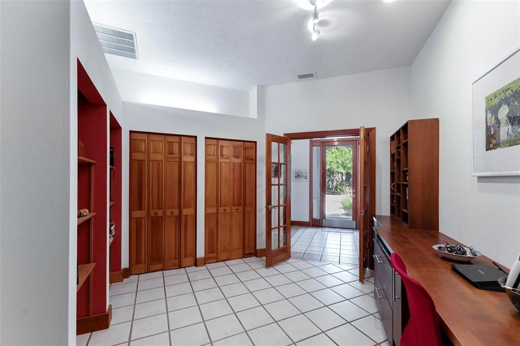 En Venta: $1,099,000 (3 camas, 2 baños, 3310 Pies cuadrados)