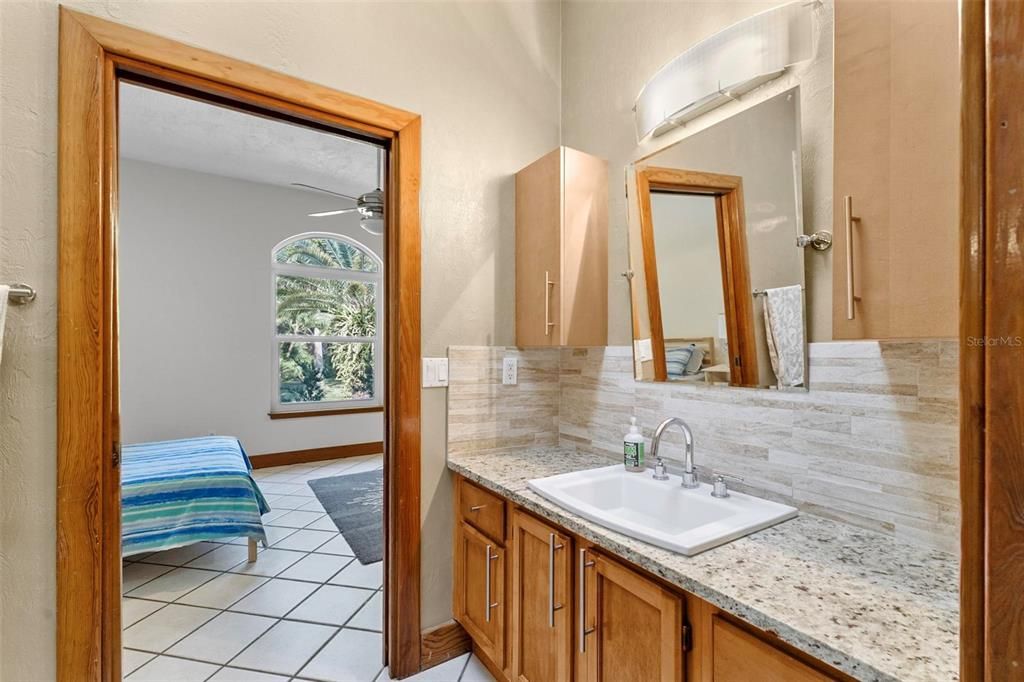 En Venta: $1,099,000 (3 camas, 2 baños, 3310 Pies cuadrados)