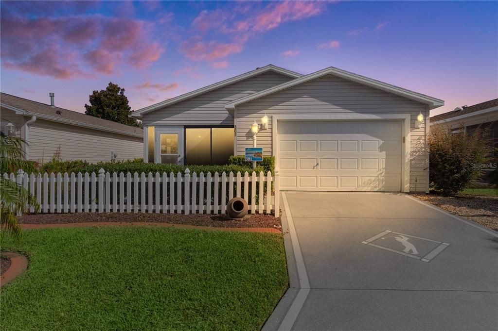 Recently Sold: $305,000 (2 beds, 2 baths, 1156 Square Feet)