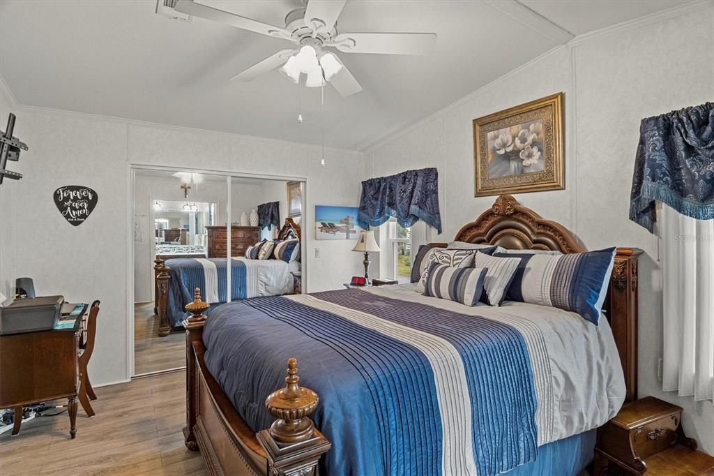 For Sale: $160,000 (2 beds, 2 baths, 1296 Square Feet)