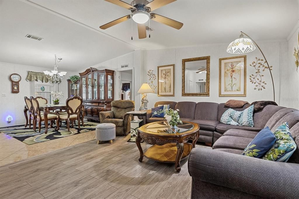 For Sale: $160,000 (2 beds, 2 baths, 1296 Square Feet)