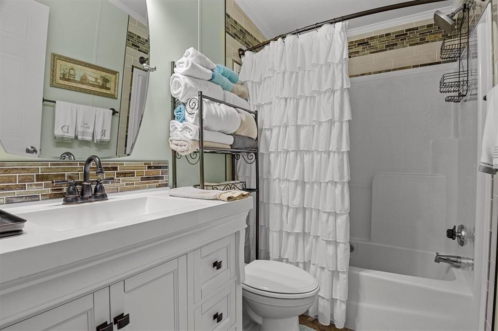 For Sale: $160,000 (2 beds, 2 baths, 1296 Square Feet)