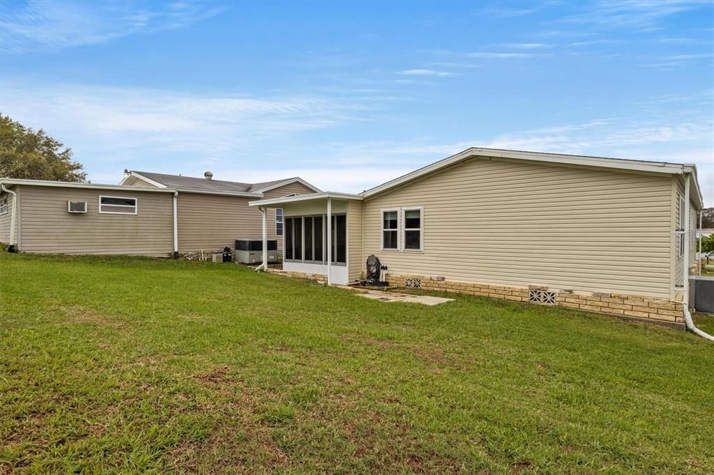 For Sale: $160,000 (2 beds, 2 baths, 1296 Square Feet)