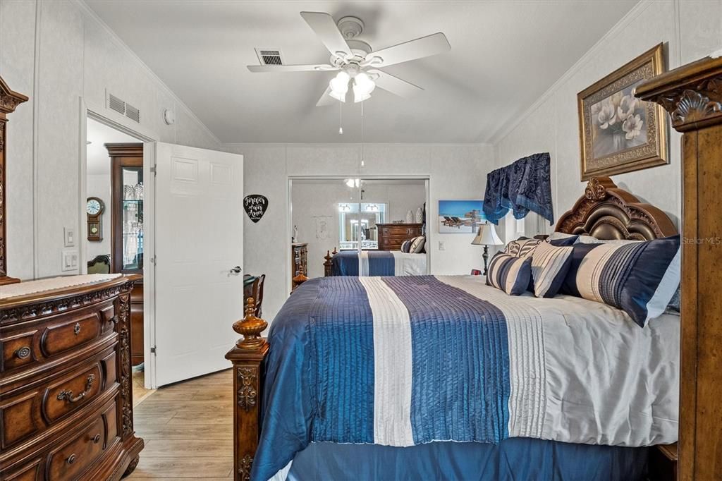 For Sale: $160,000 (2 beds, 2 baths, 1296 Square Feet)