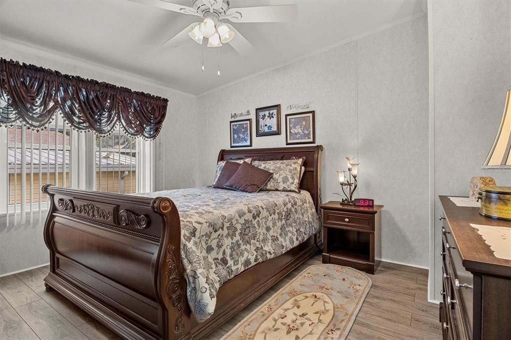 For Sale: $160,000 (2 beds, 2 baths, 1296 Square Feet)