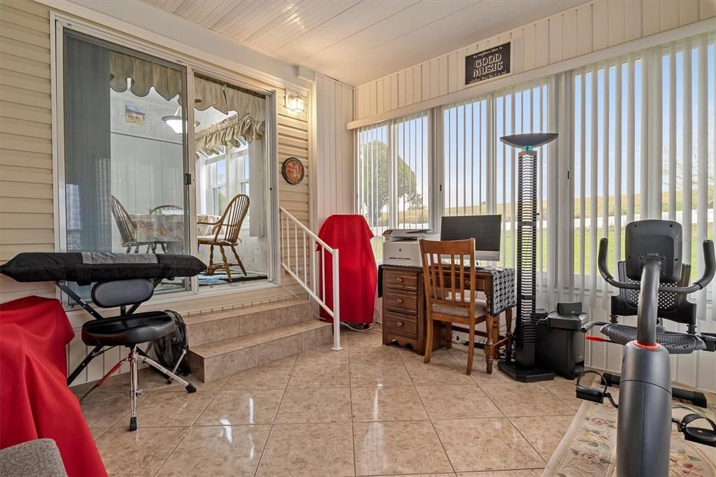 For Sale: $160,000 (2 beds, 2 baths, 1296 Square Feet)