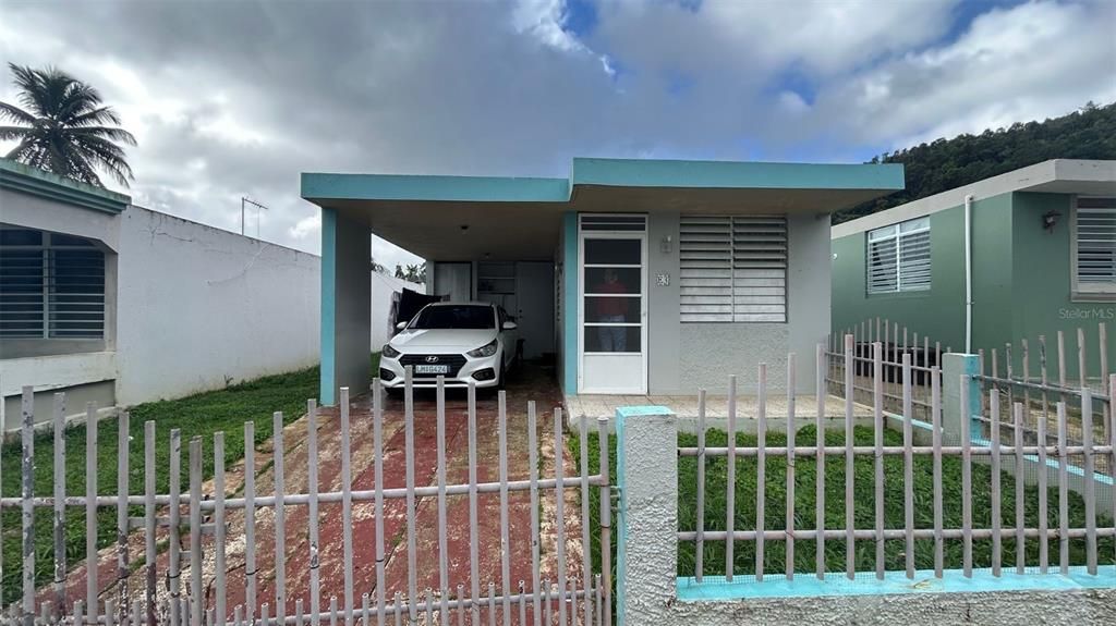 最近售出: $99,900 (2 贝兹, 1 浴室, 800 平方英尺)