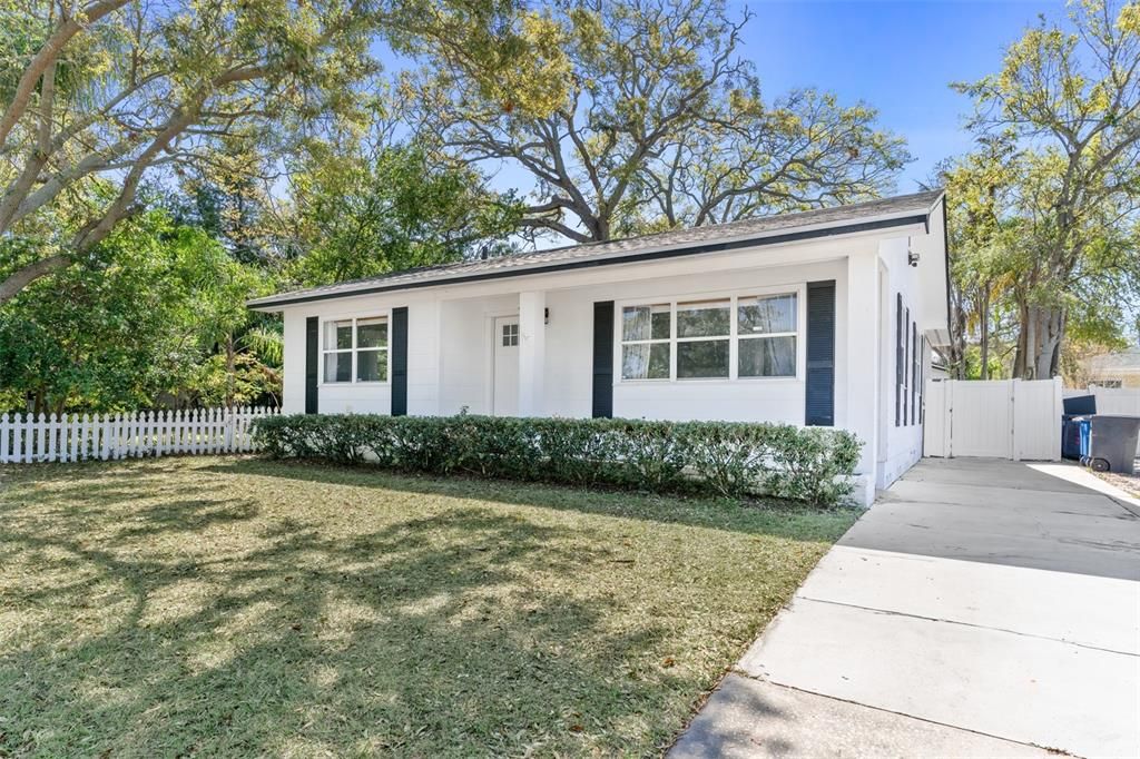 Recently Sold: $410,000 (3 beds, 2 baths, 1616 Square Feet)
