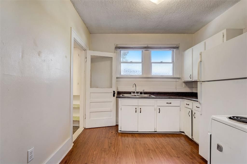 For Sale: $430,000 (2 beds, 0 baths, 1144 Square Feet)