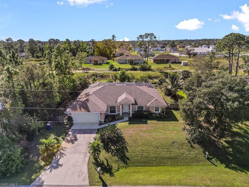 Recently Sold: $374,500 (3 beds, 2 baths, 1884 Square Feet)