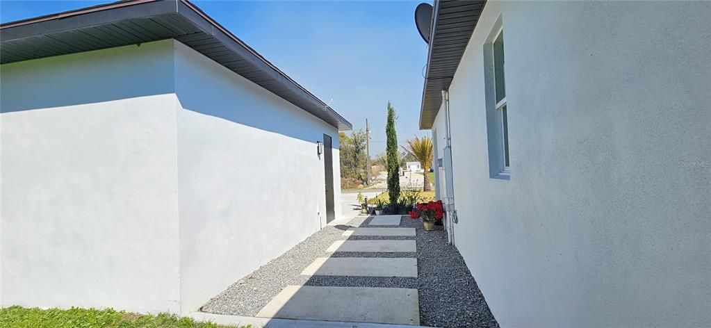 待售: $549,000 (5 贝兹, 3 浴室, 2490 平方英尺)