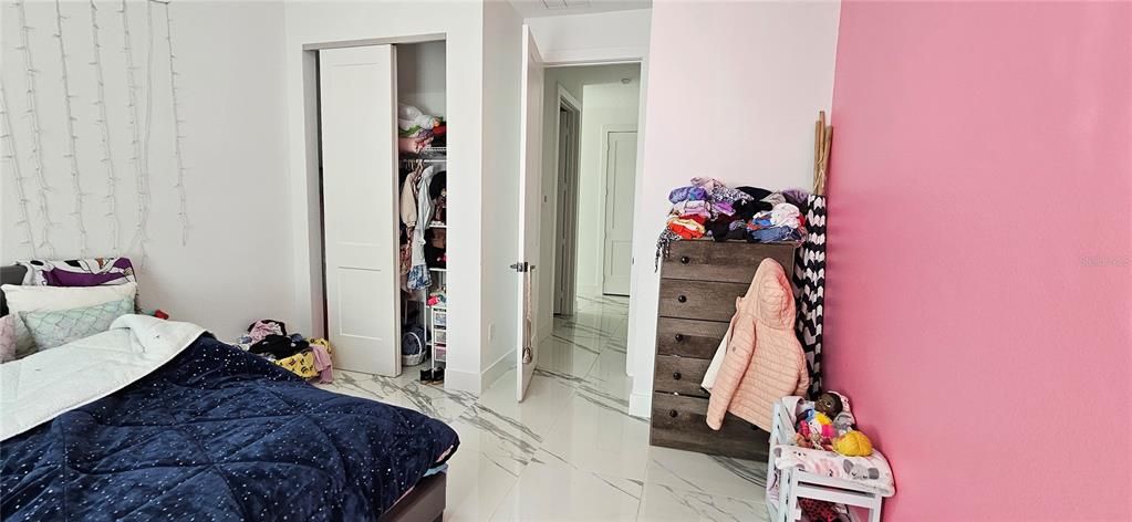 待售: $549,000 (5 贝兹, 3 浴室, 2490 平方英尺)