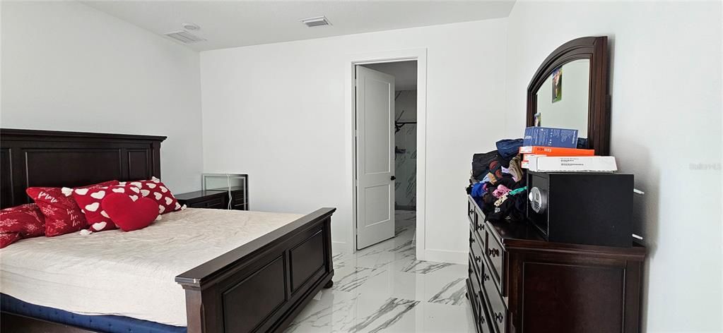 待售: $549,000 (5 贝兹, 3 浴室, 2490 平方英尺)