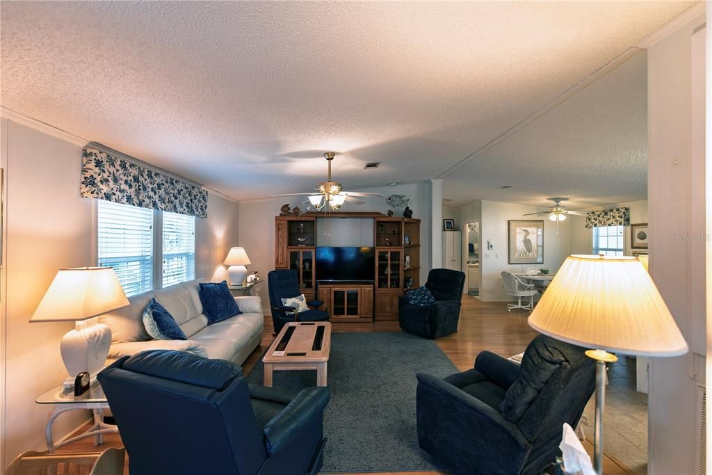Active With Contract: $150,000 (2 beds, 2 baths, 1248 Square Feet)
