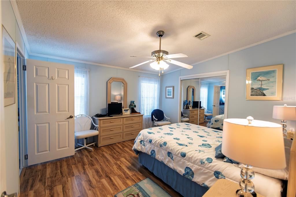 Active With Contract: $150,000 (2 beds, 2 baths, 1248 Square Feet)