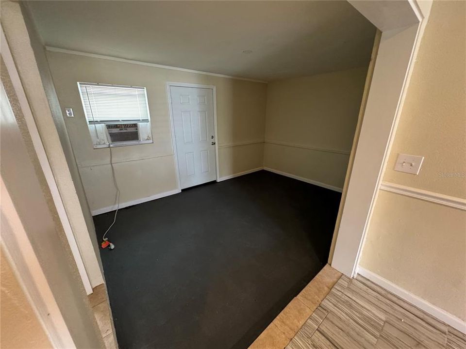 For Rent: $1,475 (2 beds, 1 baths, 983 Square Feet)