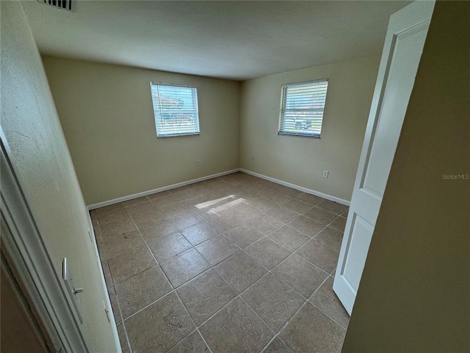 For Rent: $1,475 (2 beds, 1 baths, 983 Square Feet)