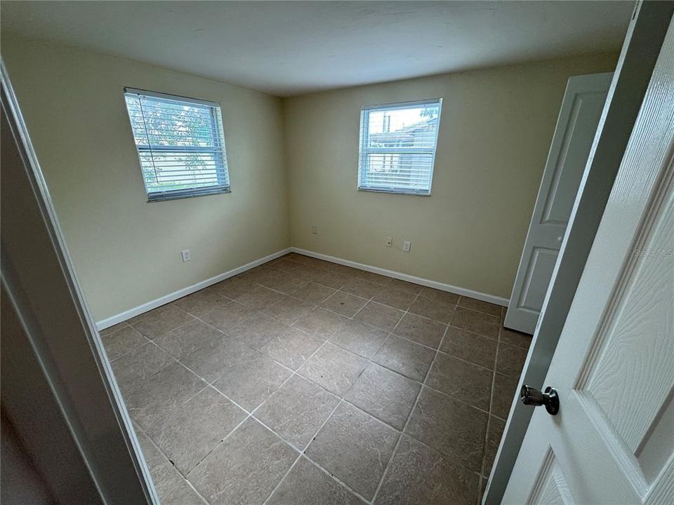 For Rent: $1,475 (2 beds, 1 baths, 983 Square Feet)