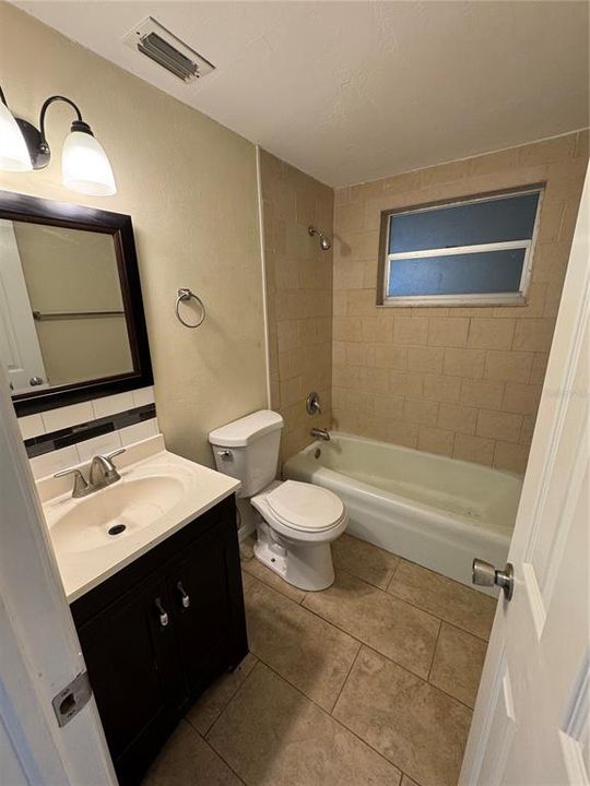 For Rent: $1,475 (2 beds, 1 baths, 983 Square Feet)