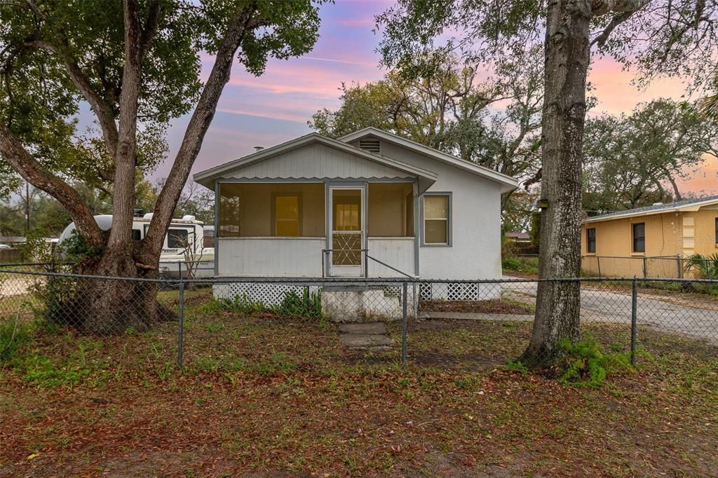Recently Sold: $109,950 (2 beds, 1 baths, 674 Square Feet)