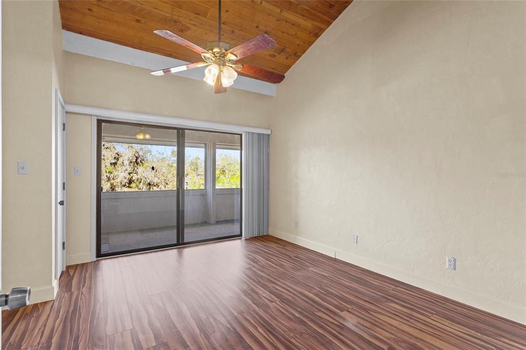 For Sale: $84,997 (1 beds, 1 baths, 974 Square Feet)