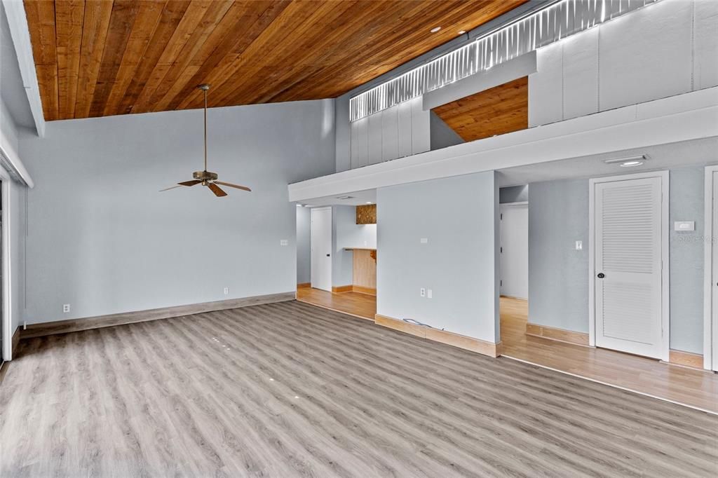 For Sale: $84,997 (1 beds, 1 baths, 974 Square Feet)