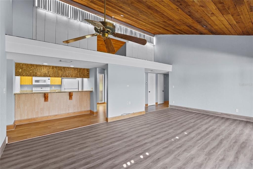 For Sale: $84,997 (1 beds, 1 baths, 974 Square Feet)