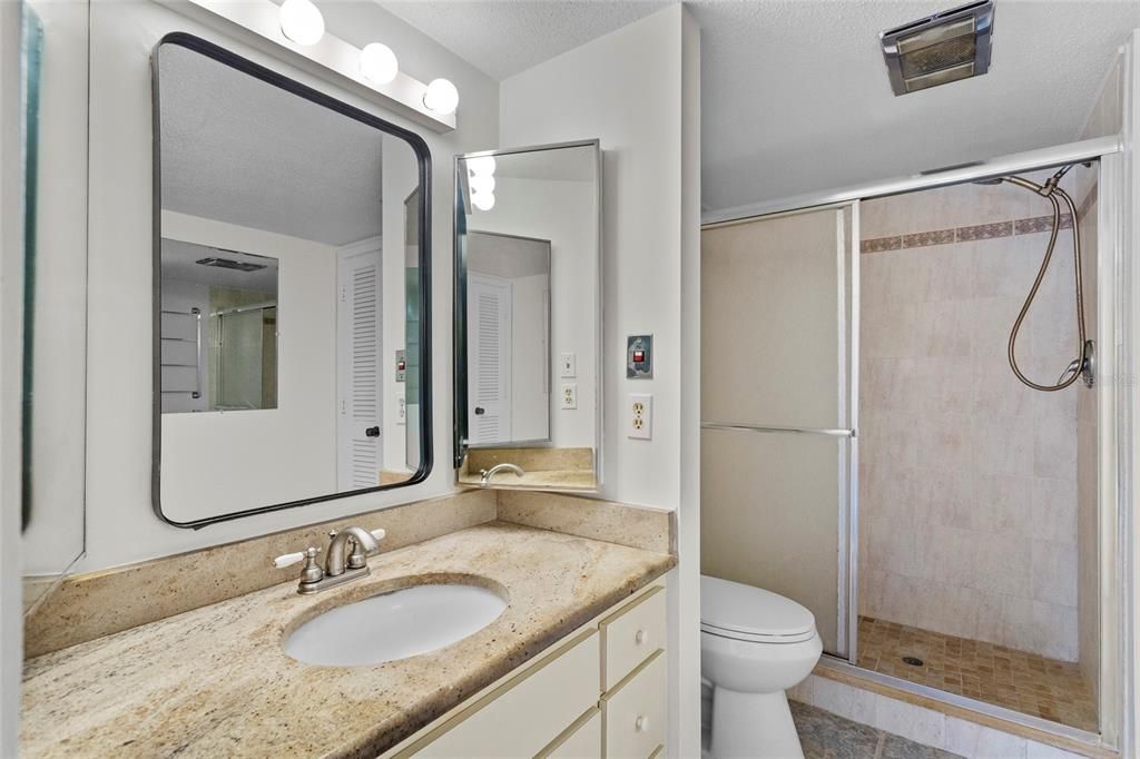 For Sale: $84,997 (1 beds, 1 baths, 974 Square Feet)