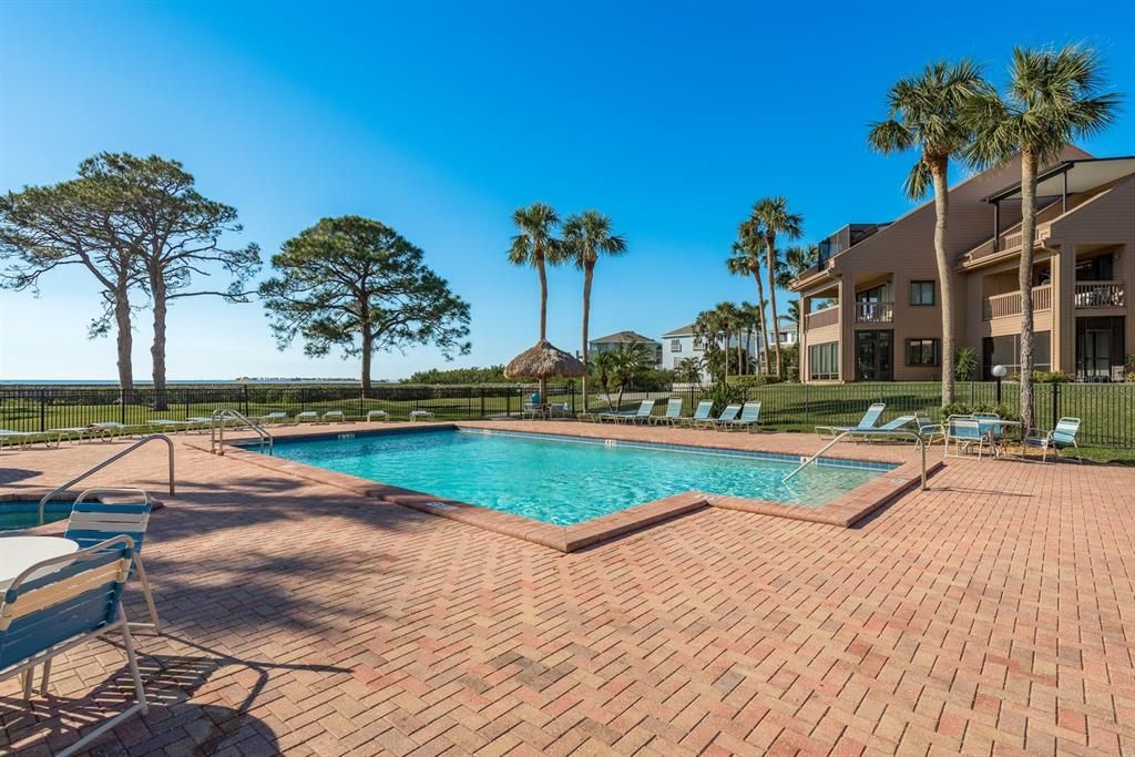 待售: $395,000 (2 贝兹, 2 浴室, 1070 平方英尺)