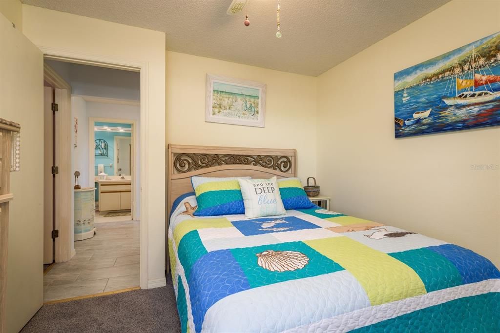 待售: $395,000 (2 贝兹, 2 浴室, 1070 平方英尺)