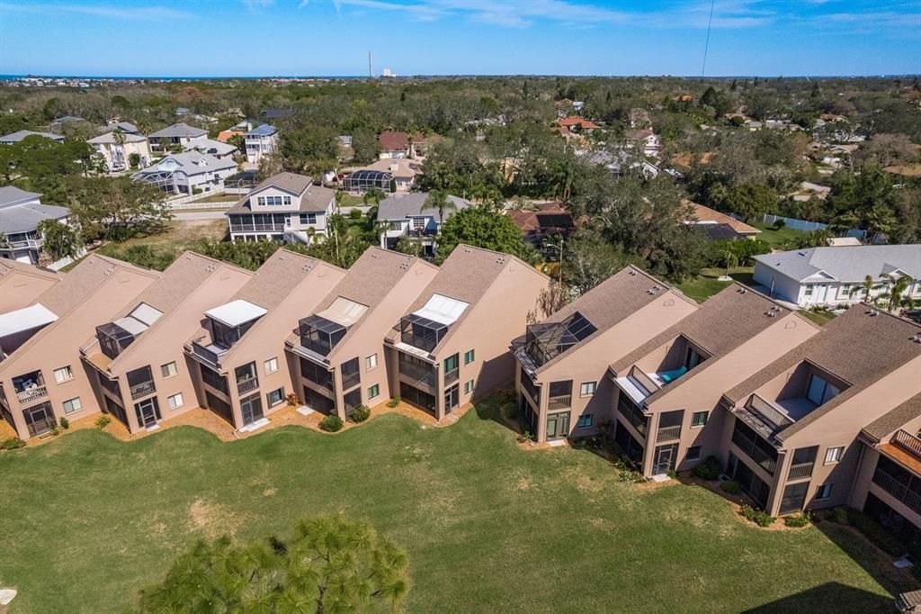 待售: $395,000 (2 贝兹, 2 浴室, 1070 平方英尺)