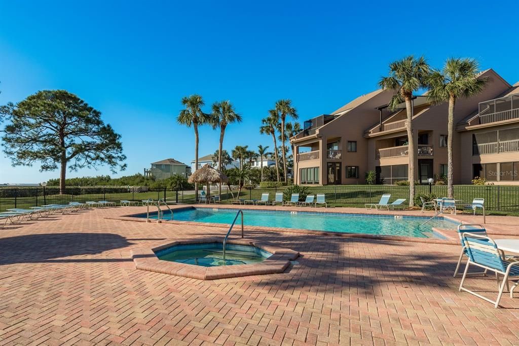 待售: $395,000 (2 贝兹, 2 浴室, 1070 平方英尺)