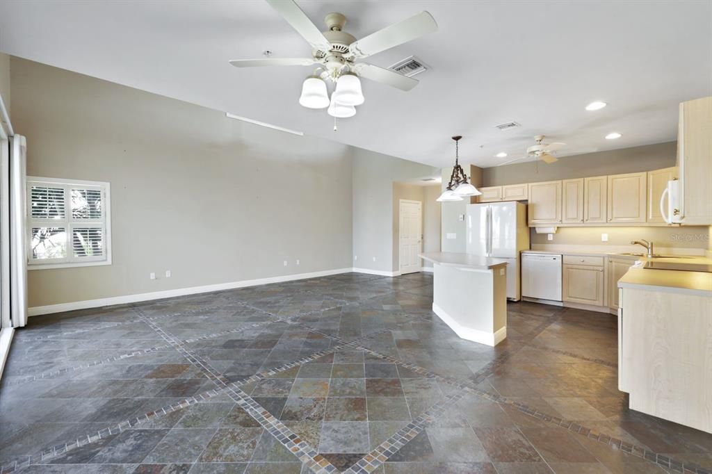 For Sale: $375,000 (3 beds, 3 baths, 2436 Square Feet)