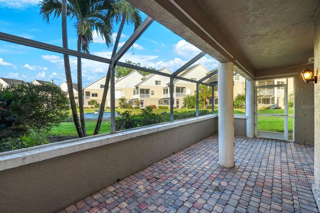 For Sale: $375,000 (3 beds, 3 baths, 2436 Square Feet)