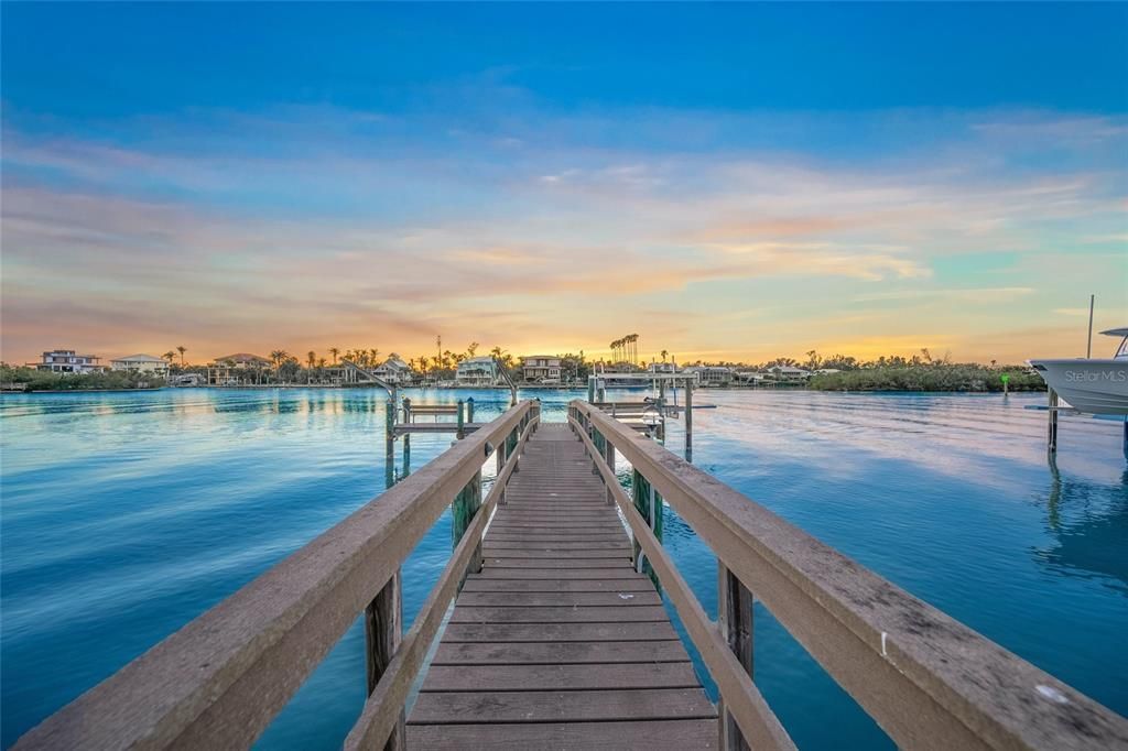 На продажу: $3,950,000 (5 спален, 4 ванн, 4293 Квадратных фут)