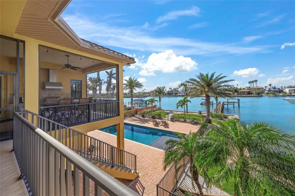 На продажу: $3,950,000 (5 спален, 4 ванн, 4293 Квадратных фут)