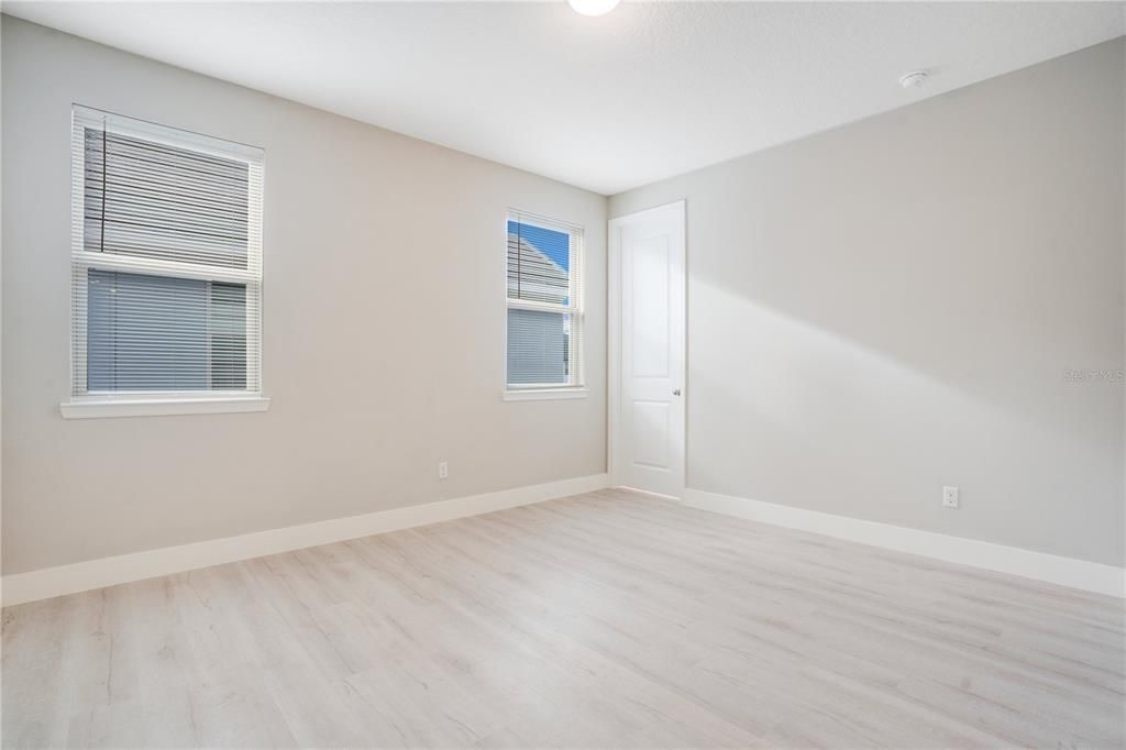 For Sale: $1,299,900 (6 beds, 4 baths, 4058 Square Feet)