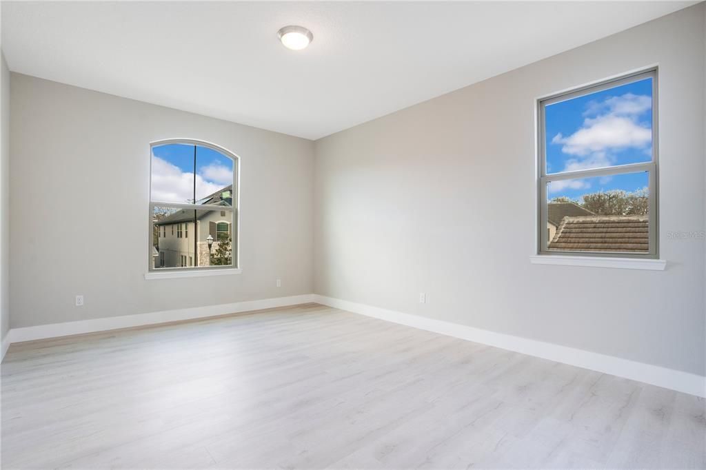 For Sale: $1,299,900 (6 beds, 4 baths, 4058 Square Feet)