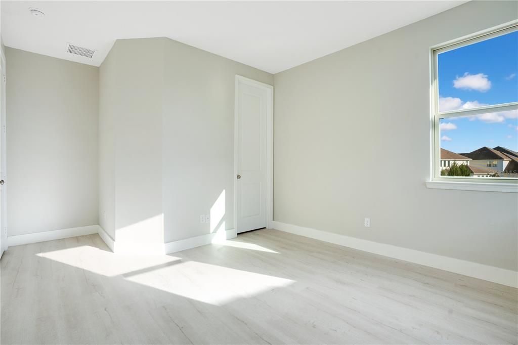 For Sale: $1,299,900 (6 beds, 4 baths, 4058 Square Feet)