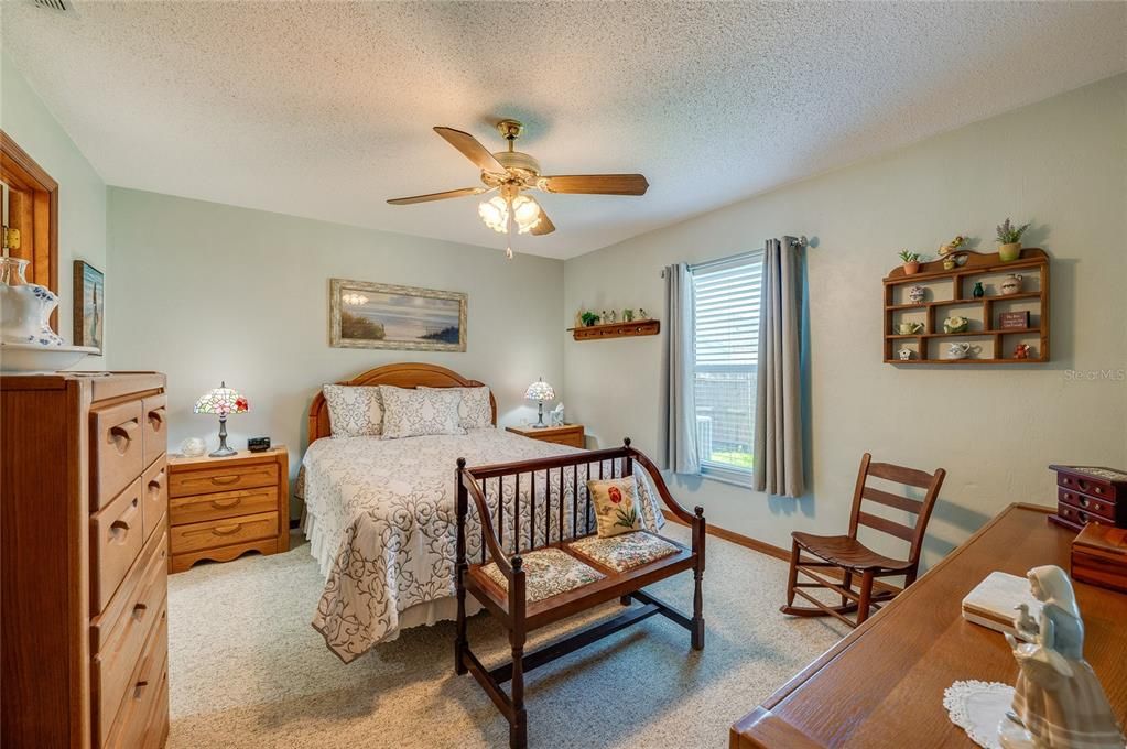 For Sale: $235,000 (2 beds, 2 baths, 1017 Square Feet)