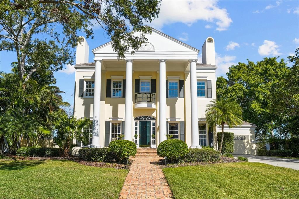 Recently Sold: $4,000,000 (5 beds, 5 baths, 4108 Square Feet)