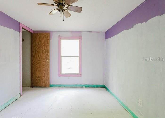 合同活跃: $48,300 (3 贝兹, 2 浴室, 1352 平方英尺)