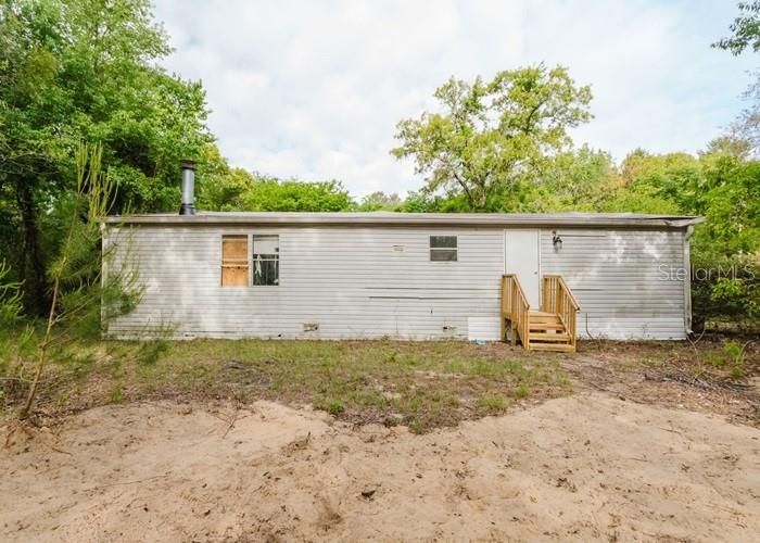 合同活跃: $48,300 (3 贝兹, 2 浴室, 1352 平方英尺)