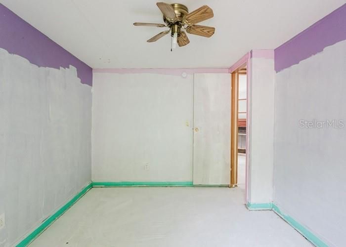 合同活跃: $48,300 (3 贝兹, 2 浴室, 1352 平方英尺)