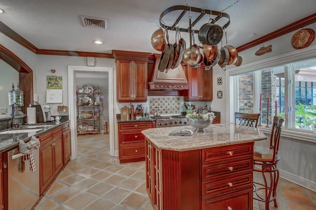 En Venta: $4,200,000 (5 camas, 6 baños, 6248 Pies cuadrados)