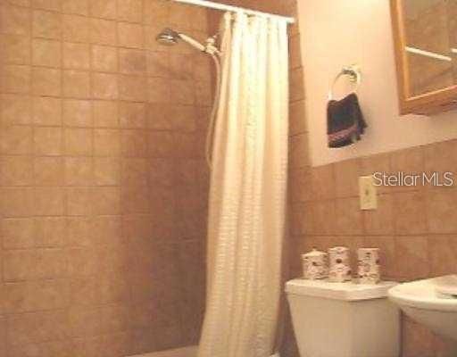 For Sale: $85,900 (1 beds, 1 baths, 560 Square Feet)